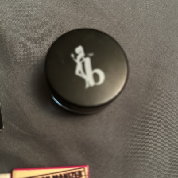 Trial sized makeup - Picture 4 of 6